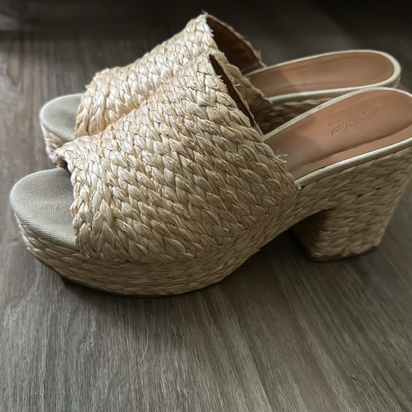 Platform Wedge | Universal Thread - Picture 4 of 4